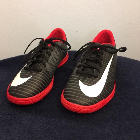 Nike Mercurial VortexIII IC Black/Red/Grey ⚽️sz 5Y - Picture 5 of 8